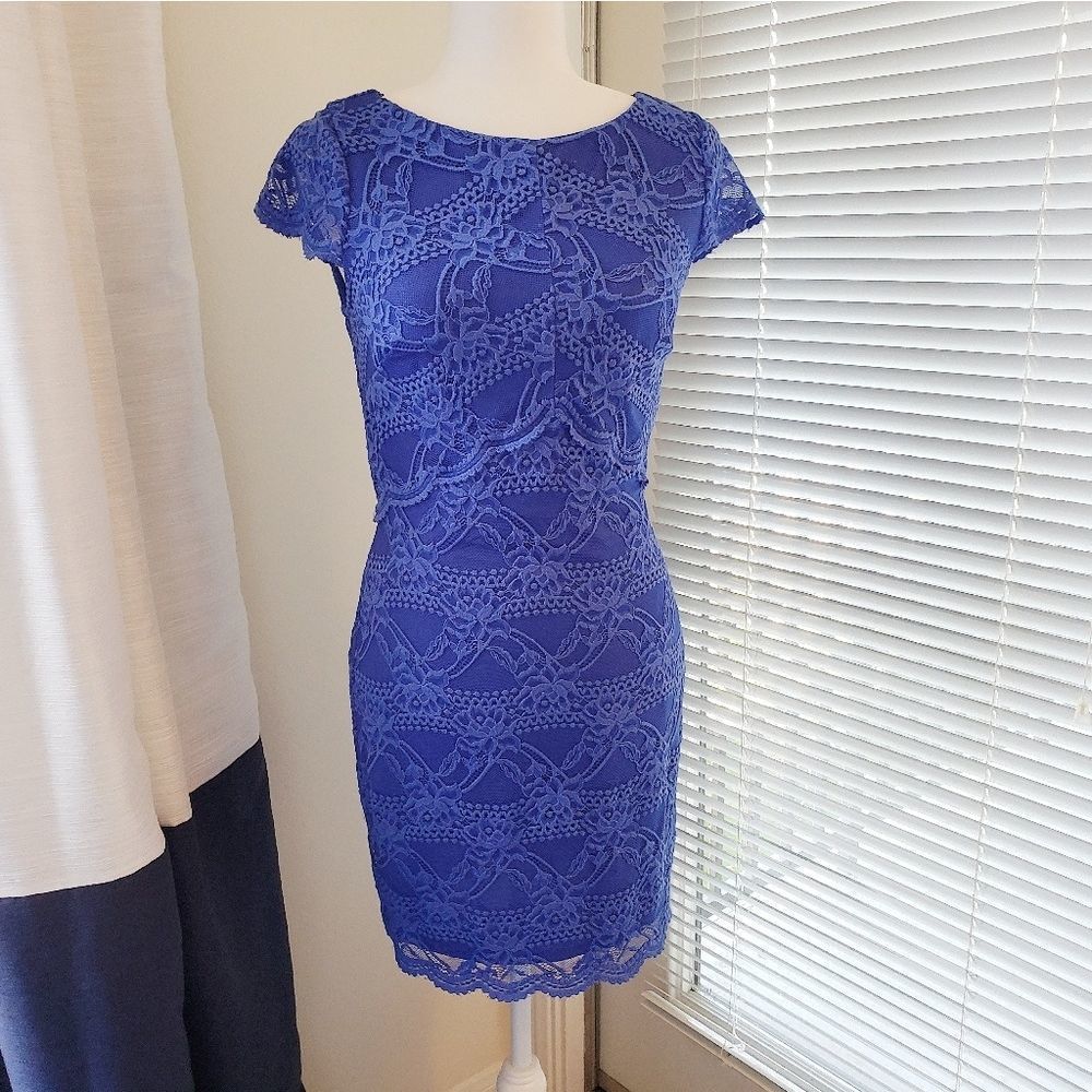 Bebe Lace open back lace crochet dress